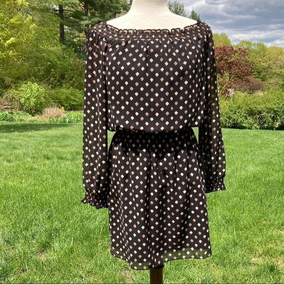 WHBM Off-The-Shoulder Chiffon Flowy Print Dress - Picture 6 of 12